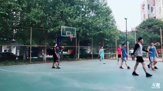 年轻人要多运动。 2019-07-07 18点场
