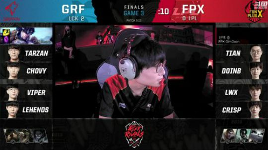 黑板君爱喝酸奶发布了一个斗鱼视频2019-07-08