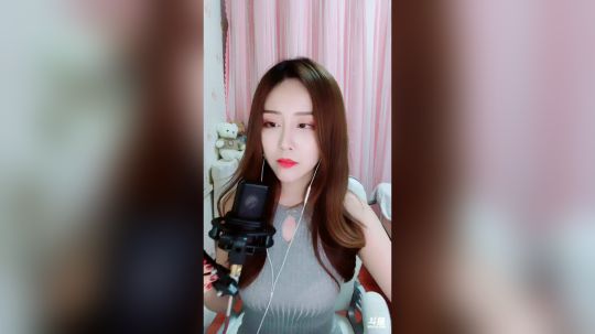 我在斗鱼看菁菁Krystal直播颜值