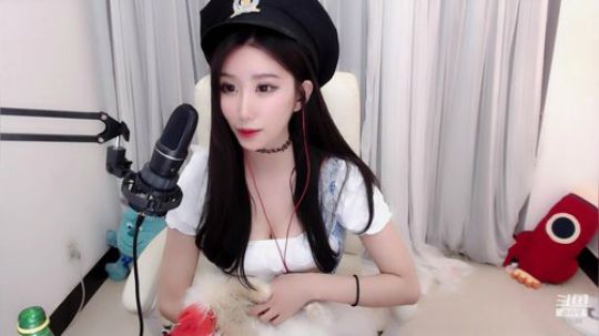 天暗TAN发布了一个斗鱼视频2019-07-08