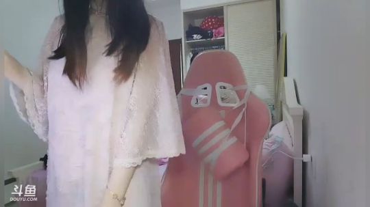 永远不说拜拜多多608599发布了一个斗鱼视频2019-07-08
