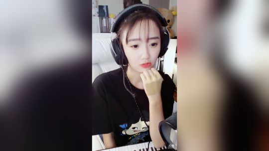 登月团丶离去发布了一个斗鱼视频2019-07-08