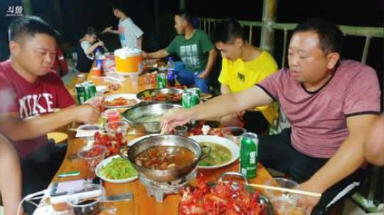 欢迎劳保厂静皇来高老庄。 2019-07-08 19点场