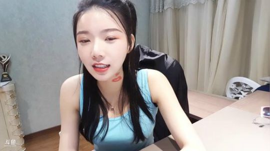 HHHISHHH发布了一个斗鱼视频2019-07-09