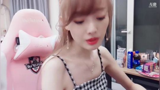 失恋女孩水水 2019-07-09 23点场