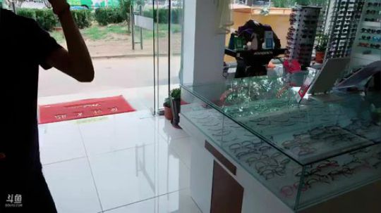 生病了，出去溜达溜达。 2019-07-09 14点场