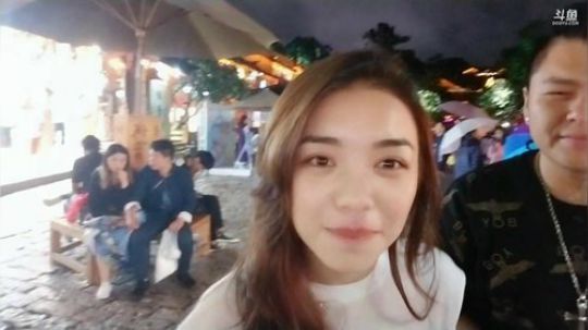 户外遛狗王飞哥发布了一个斗鱼视频2019-07-10