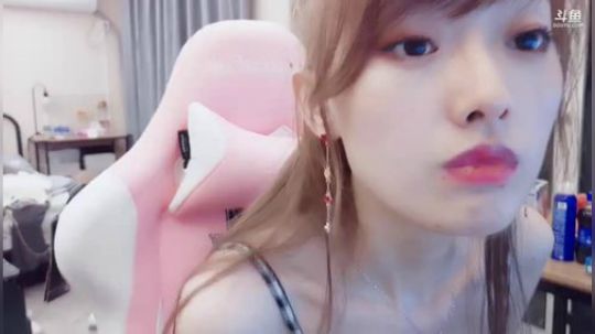 失恋女孩水水 2019-07-09 23点场