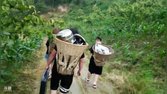 最高处的独居老乡(≧ω≦)/ 2019-07-02 18点场