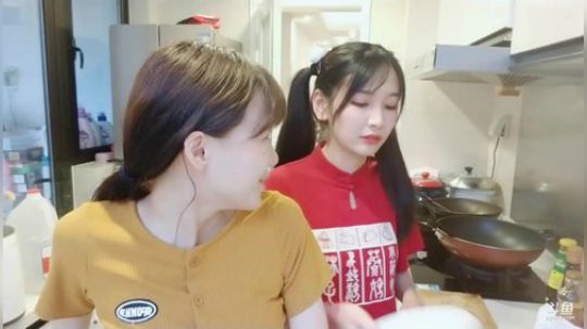 骆歆：饿啦！去做饭了！自己动手丰衣足食 2019-07-12 17点场