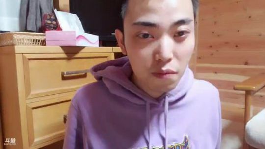 顾影无如白发何丶发布了一个斗鱼视频2019-07-13