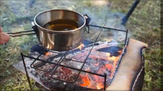 【营地菜肴】超大块牛肉做成的篝火三明治~ 还有芝士的力量