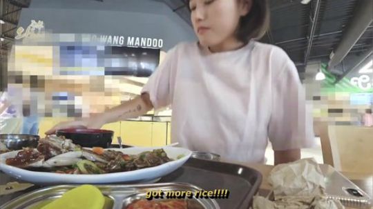 - KEEMI系列 炎热的天气不停地吃