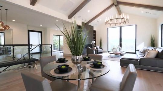 位于加州丹维尔的山景住宅