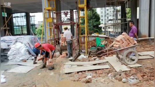 郴州工地搬砖干就完事， 2019-07-15 10点场