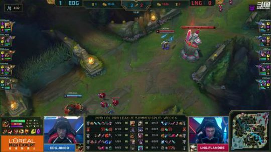 我在斗鱼看英雄联盟赛事直播英雄联盟