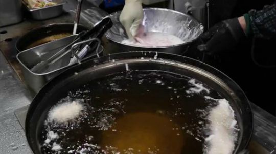 【糖醋排骨 路边小摊】韩国的美食小摊