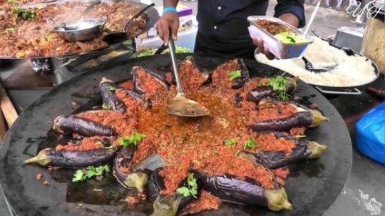 【茄子缅甸做法 咖喱酿肉茄子】 缅甸街头小吃