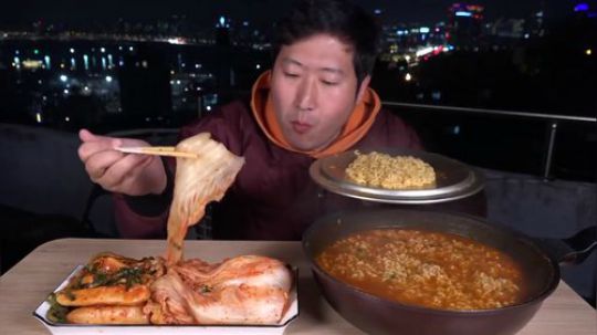 - 闷头就是造的一家人-单挑泡面