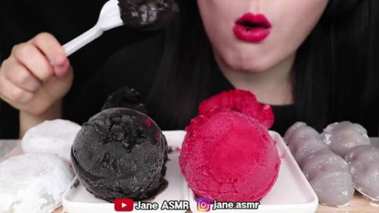 【咀嚼音】红黑冰淇淋