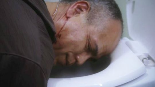 神秘公寓里连死9人，死者面部都挂着神秘微笑，至今未找到凶手