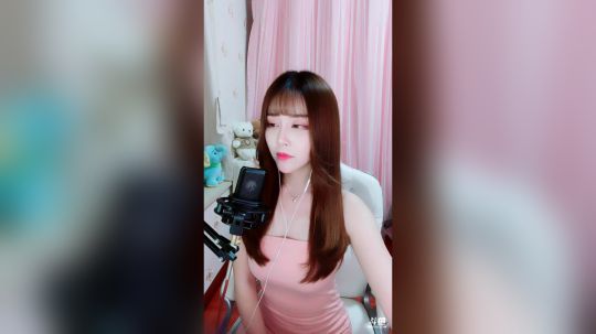 我在斗鱼看菁菁Krystal直播颜值
