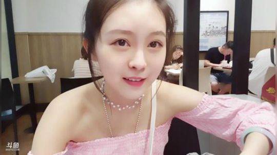 这些伴娘好生俊俏 2019-07-17 13点场