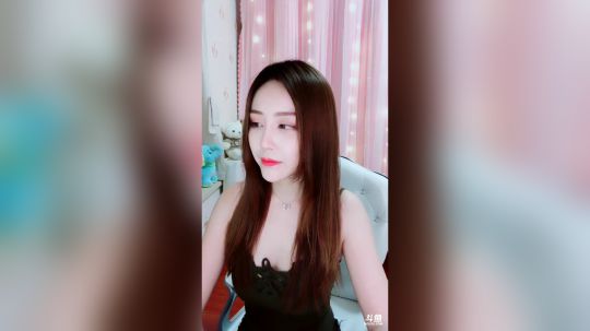 我在斗鱼看菁菁Krystal直播颜值