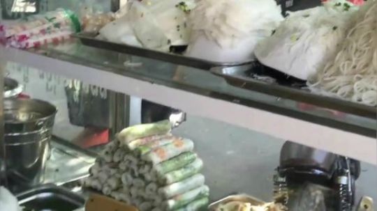 【越南美食】 烧烤 三文治 炸辣椒 串烧 春卷