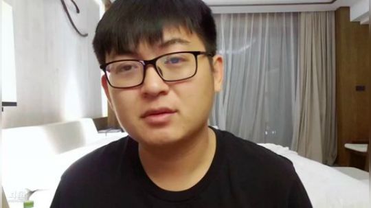 我在斗鱼看火力堂主直播户外