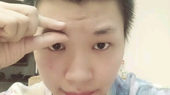 最近拼的白头发都出来了