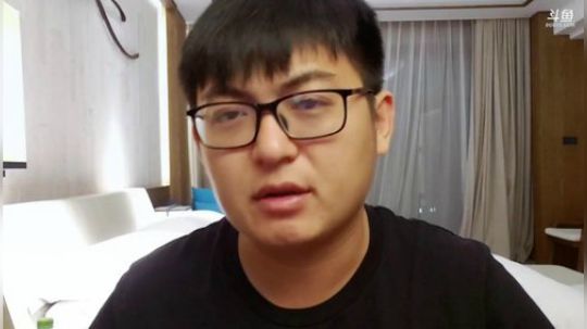 我在斗鱼看火力堂主直播户外