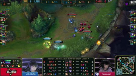 我在斗鱼看英雄联盟赛事直播英雄联盟