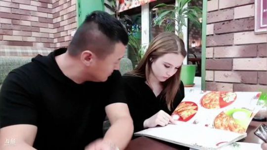 先看看新妹子，大家是否喜欢。 2019-07-18 00点场