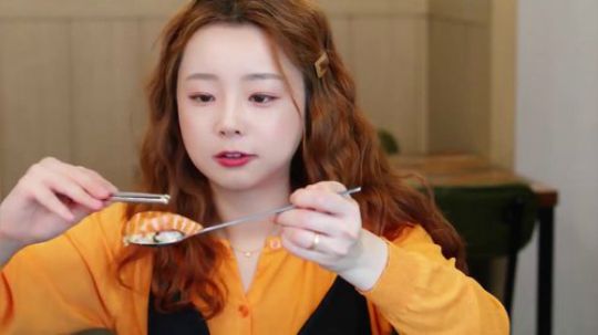 【秀彬】 吃海鲜泡面+拌饭.