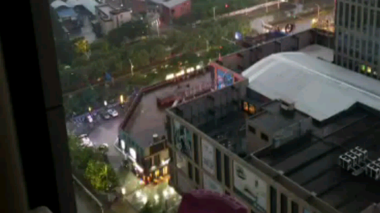 正准备出门又下雨了 [流泪][流泪][流泪]