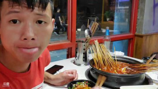 555丶KG发布了一个斗鱼视频2019-07-22