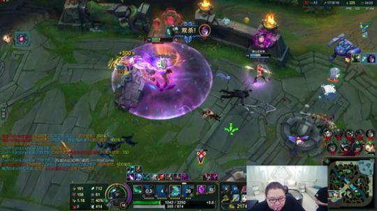 我在斗鱼看即将拥有人鱼线的PDD直播英雄联盟