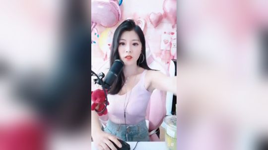 我在斗鱼看可爱christina直播颜值