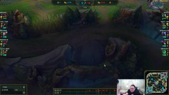 我在斗鱼看即将拥有人鱼线的PDD直播英雄联盟