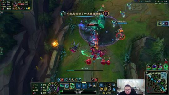 我在斗鱼看即将拥有人鱼线的PDD直播英雄联盟