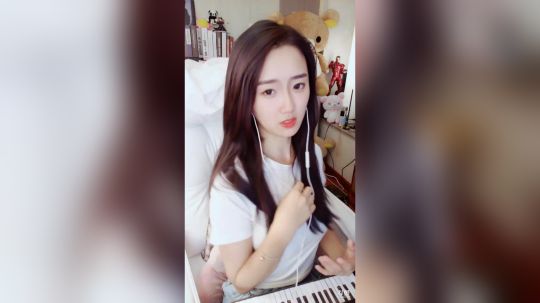 登月团丶离去发布了一个斗鱼视频2019-07-26