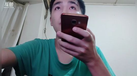 年受：一个个的都在秀，只有年受在挨揍 2019-07-24 22点场