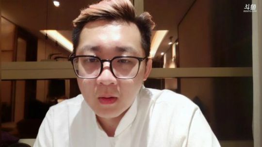 我在斗鱼看小鱼小鱼吃虾米直播户外