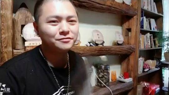 户外遛狗王飞哥发布了一个斗鱼视频2019-07-27