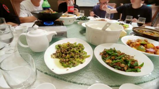 我在斗鱼看火力堂主直播户外