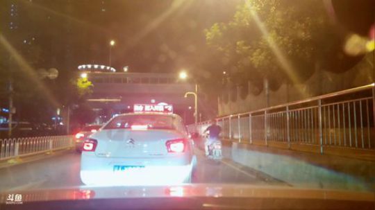 去拍宣传照「高温40度」 2019-07-27 23点场