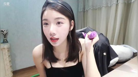 小姨子：头发越来越短 2019-07-29 19点场