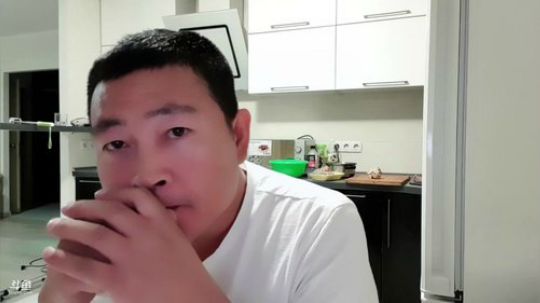 继续家访俄罗斯美女家庭。 2019-07-29 00点场