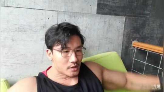 最近天气炎热，训练晚点了 2019-07-30 17点场